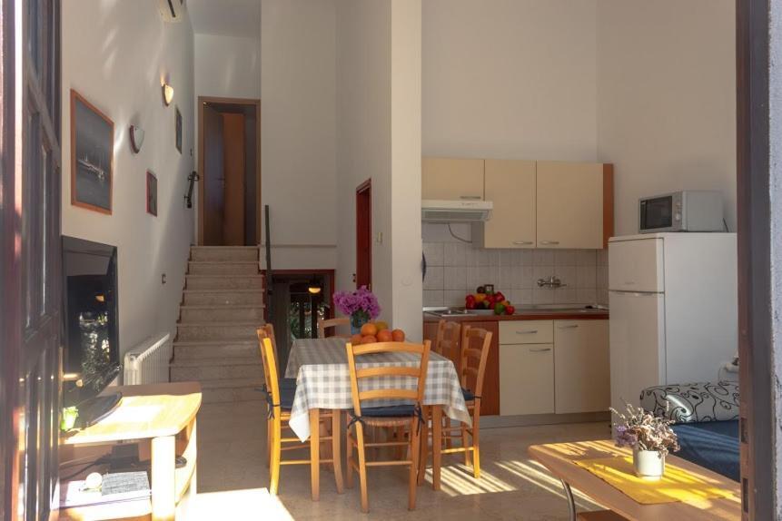Apartments Ellen บานโจเล ภายนอก รูปภาพ